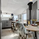 2 Bedroom Lovely In 阿森斯