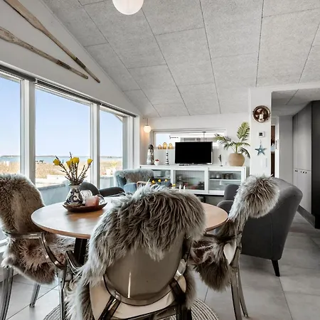 Feriehus 2 Bedroom Lovely In