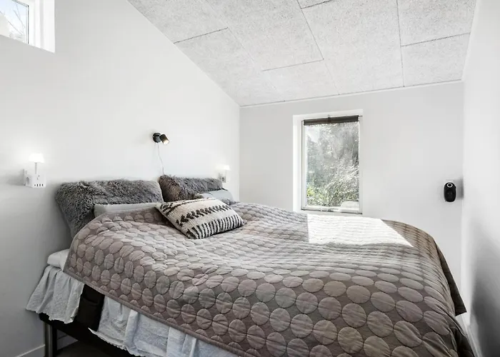 Сasa de vacaciones 2 Bedroom Lovely In *