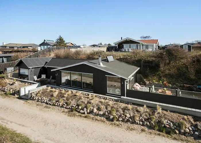 2 Bedroom Lovely In Сasa de vacaciones *