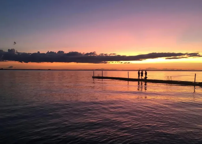 Сasa de vacaciones 2 Bedroom Lovely In