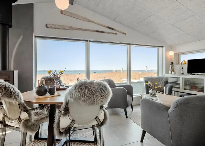 Сasa de vacaciones 2 Bedroom Lovely In *